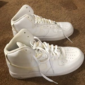 White Nike Air Force 1